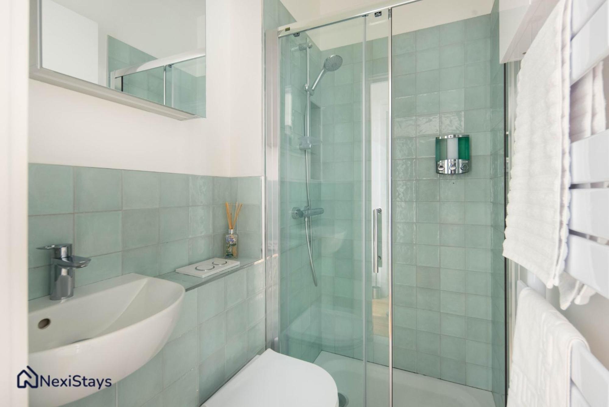1 Min Walk To Euston Station, Modern Townhouse Apartment London Bagian luar foto